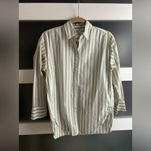 JCrew green/white stripped relaxed fit button down. Size 00. Like new!